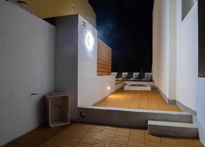Sliema House 4Br, 3Ba With Rooftop Lounge & Billiard Table