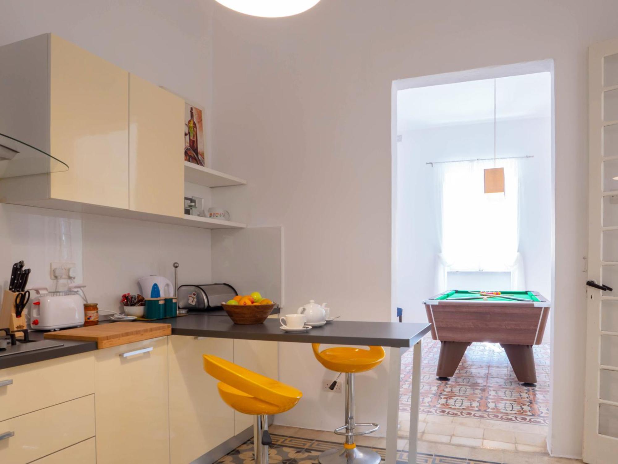 House 4br, 3ba With Rooftop Lounge & Billiard Table Holiday home *