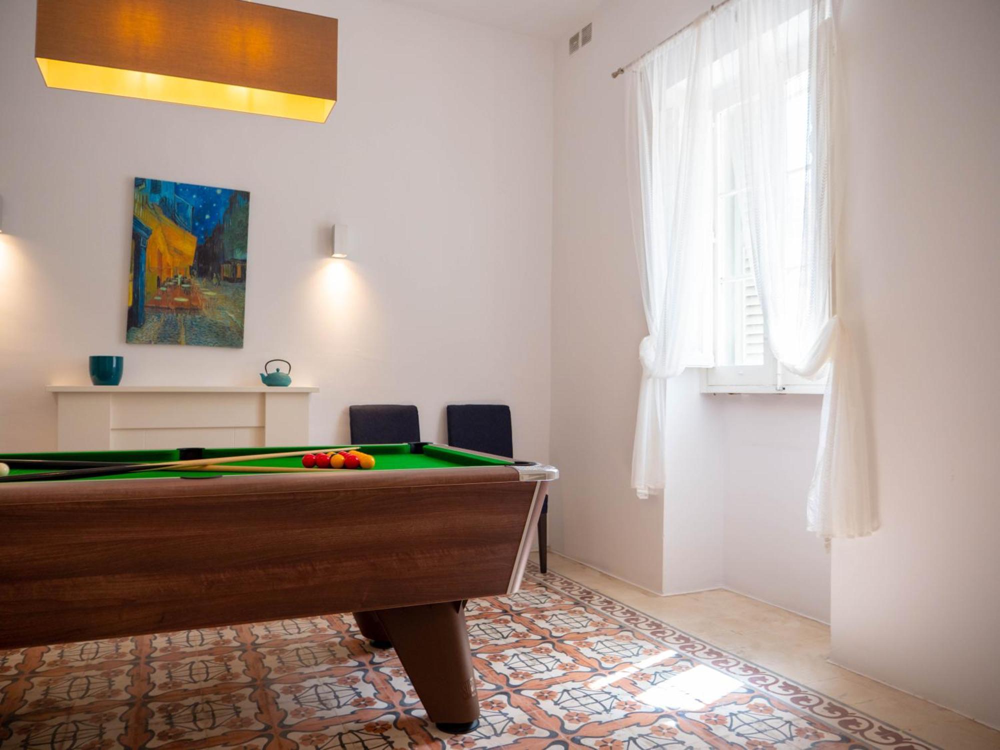 Holiday home House 4br, 3ba With Rooftop Lounge & Billiard Table *